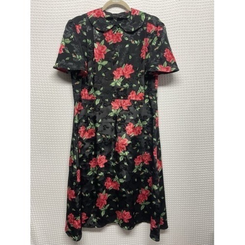 VTG Vintage Black/Red Roses Batic Sateen Short Slv. Midi Dress Women L Polyester